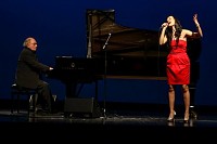 Maestro Antnio Victorino d'Almeida e Nadia Sousa em "Pequena Histria da Cano Francesa"
